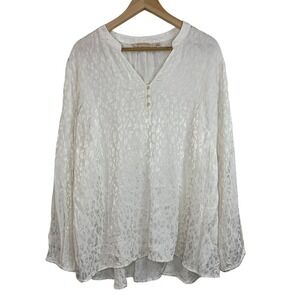 Soft Surroundings Womens Blouse 1X White Leopard Print VNeck Long Sleeve Elegant